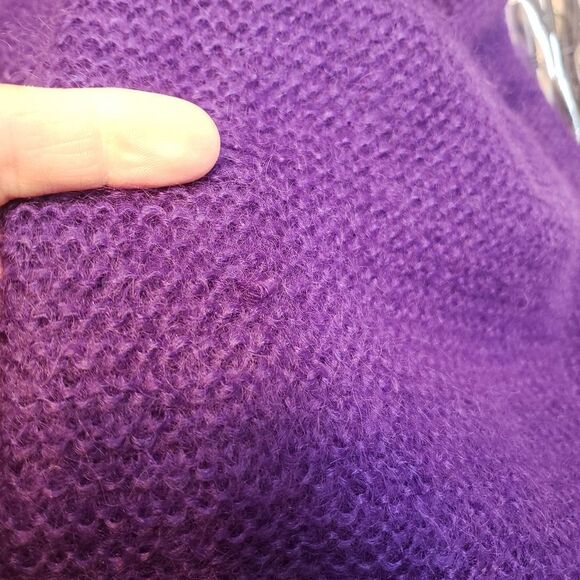 Henri Bendel Lightweight Spring Sweater - Picture 7 of 10